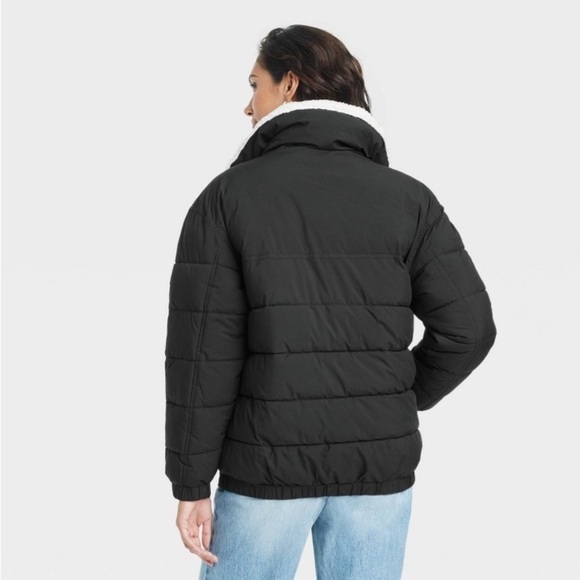Women's Puffer Jacket - Universal
Thread Black nwt - Picture 3 of 4